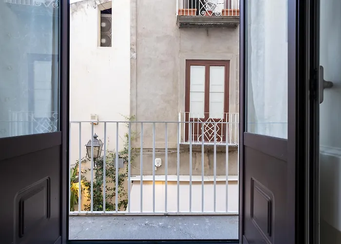 Maya Old Town Апартаменты *