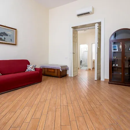 Maya Old Town Apartment *